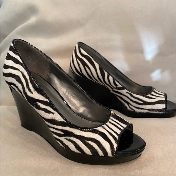 Bandolino zebra wedge women’s shoe 7 - Picture 9 of 9